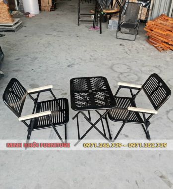 Bàn ghế xếp sắt tay gỗ CNC