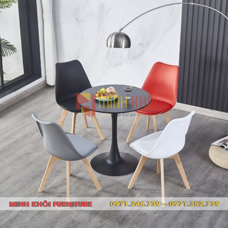 Bộ bàn ghế nhựa nệm chân gỗ