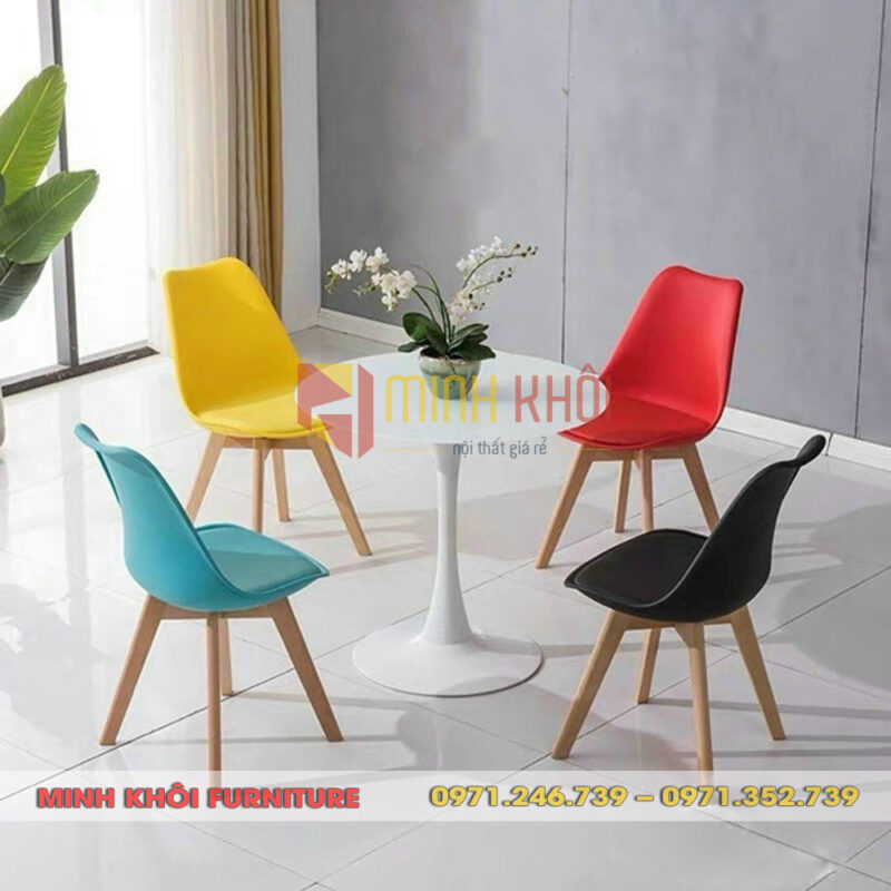 Bộ bàn ghế nhựa nệm chân gỗ