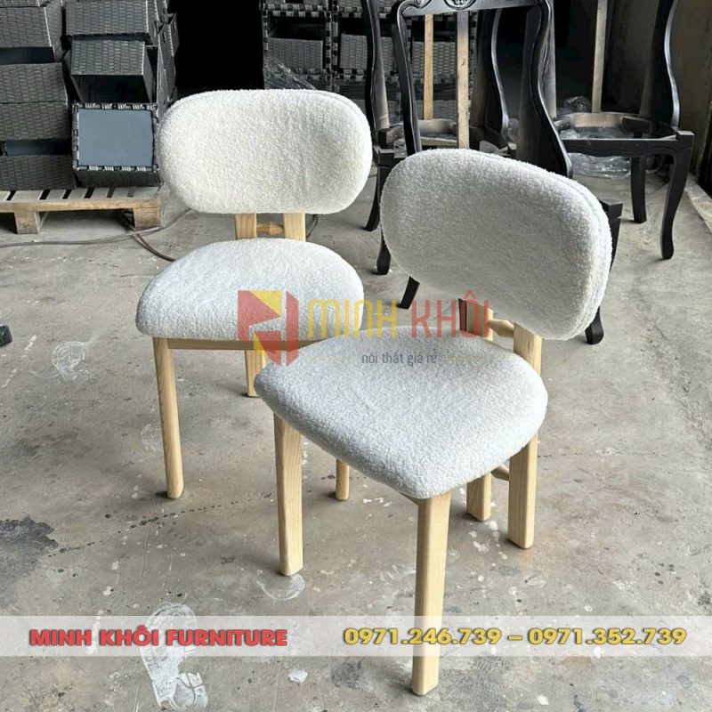 Bộ bàn ghế ăn Amazon phong cách mộc mạc, hiện đại 15 Ghế Gỗ Amazon – Sự Lựa Chọn Hoàn Hảo Cho Không Gian Sống