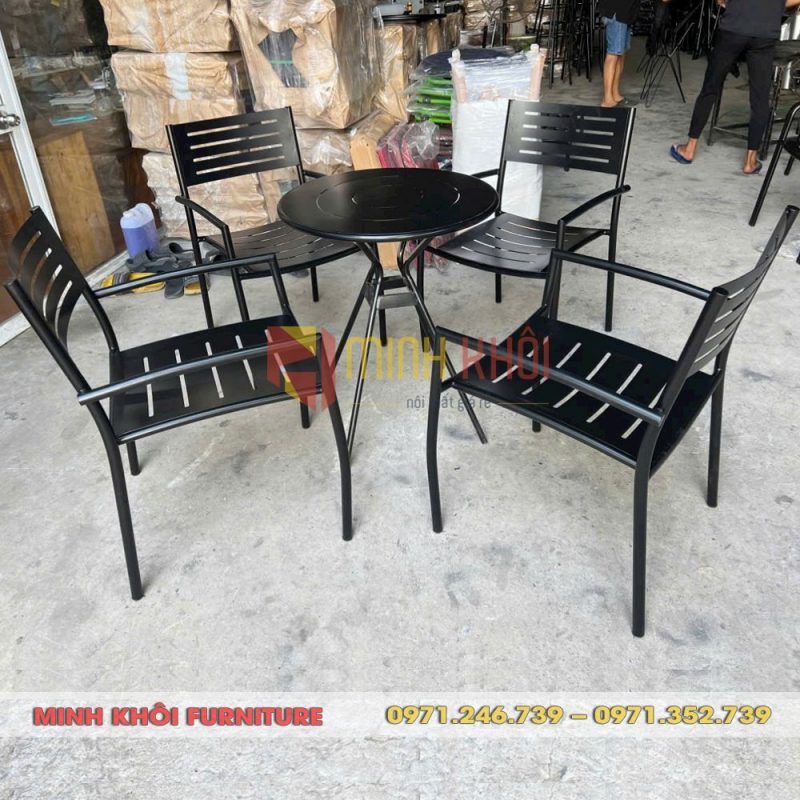 Bộ bàn ghế sắt MK-0018 6 Bộ Bàn Ghế Sắt MK-0018 – Giải Pháp Bền Đẹp Cho Cafe Sân Vườn Ngoài Trời