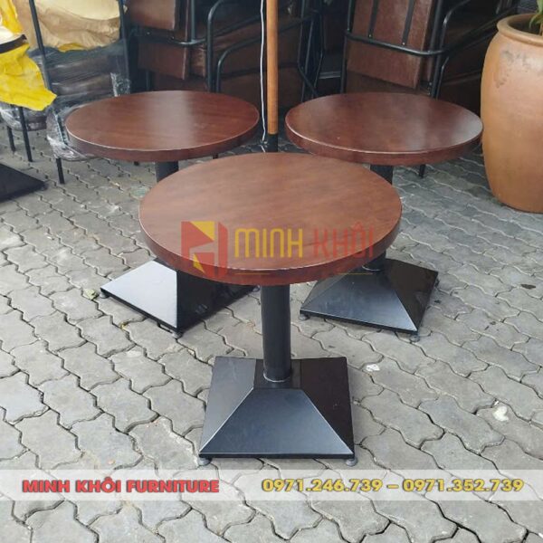 Bàn chân trụ mâm tháp – Giải pháp bàn cafe đẹp và bền theo thời gian