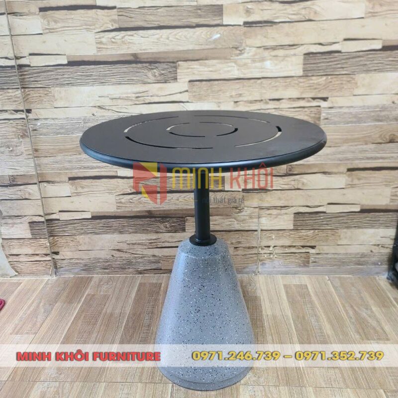 Mẫu bàn trụ sắt chân đá mài sang trọng, bền bỉ cho không gian ngoài trời