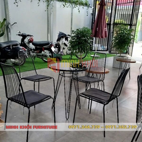 BÀN GHẾ SẮT MK-0025 – GIẢI PHÁP HOÀN HẢO CHO KHÔNG GIAN CAFE NGOÀI TRỜI