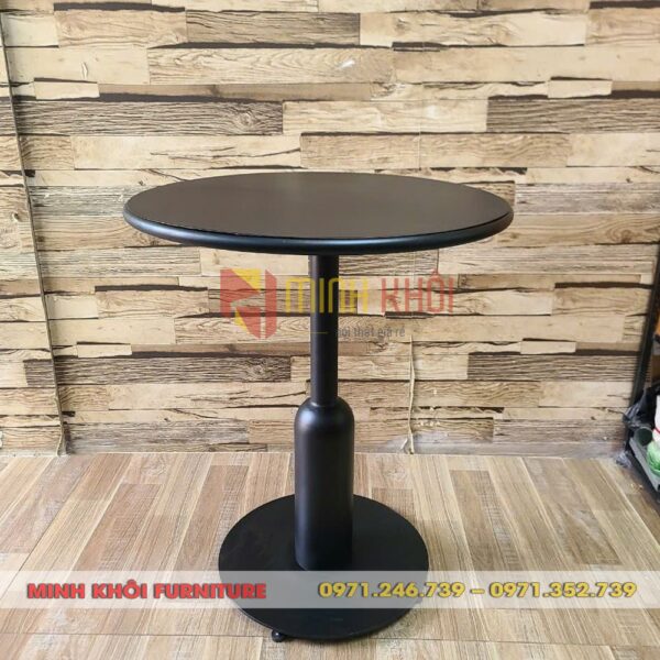 Bàn trụ MK-0032 – Bàn chân sắt hiện đại cho quán cafe, ngoài trời