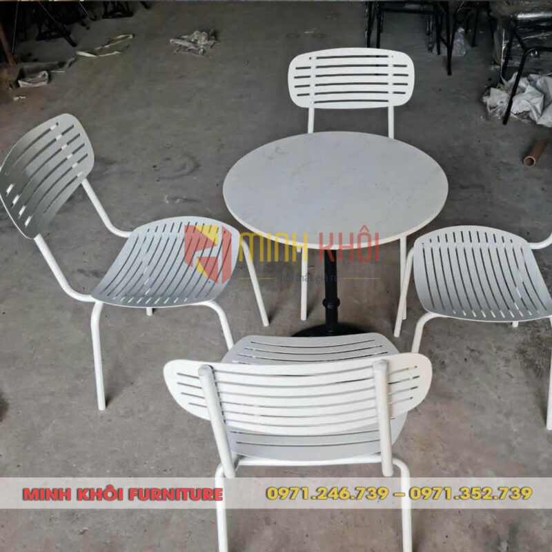 Bộ bàn ghế sắt cafe ngoài trời MK-0053 9 Bộ bàn ghế sắt cafe ngoài trời MK-0053 – Bền đẹp, tiện dụng cho quán sân vườn