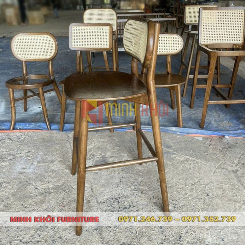 Ghế bar gỗ ASH lưng mây CH303 13 Ghế bar gỗ ASH lưng mây CH303 – Giải pháp nội thất quầy bar đẹp