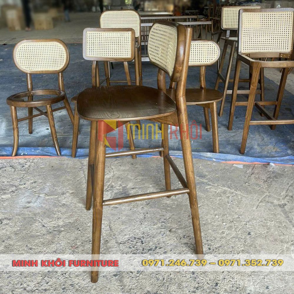 Ghế bar gỗ ASH lưng mây CH303 4 Ghế bar gỗ ASH lưng mây CH303 – Giải pháp nội thất quầy bar đẹp