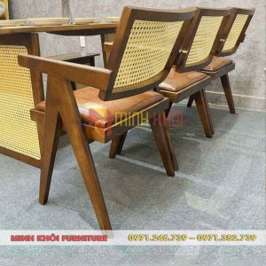 Mẫu bàn ghế gỗ quán ăn Vleg sang trọng, phong cách mộc hiện đại