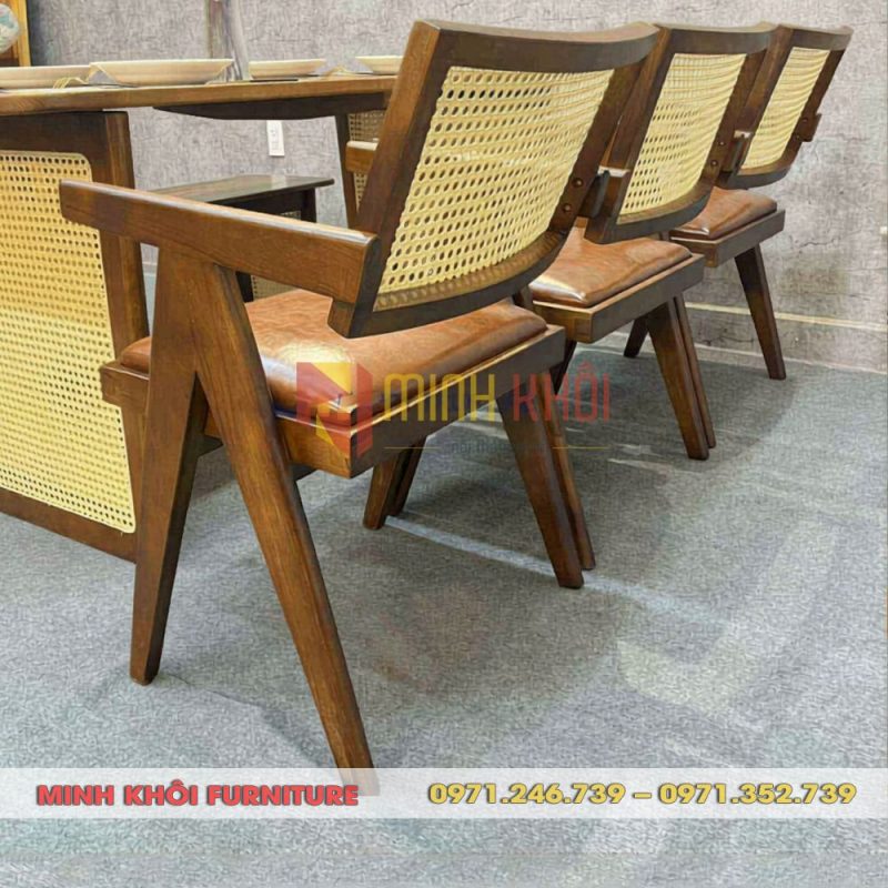 Mẫu bàn ghế gỗ quán ăn Vleg sang trọng, phong cách mộc hiện đại
