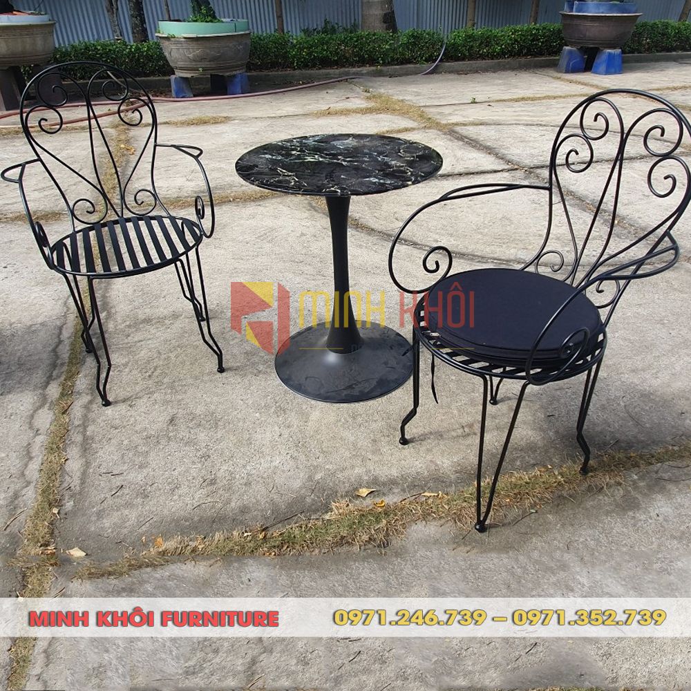 Bộ bàn ghế sắt decor sân vườn 4 Bộ bàn ghế sắt decor sân vườn kết hợp bàn Tulip mặt đá hiện đại