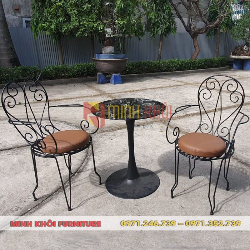 Bộ bàn ghế sắt decor sân vườn 10 Bộ bàn ghế sắt decor sân vườn kết hợp bàn Tulip mặt đá hiện đại