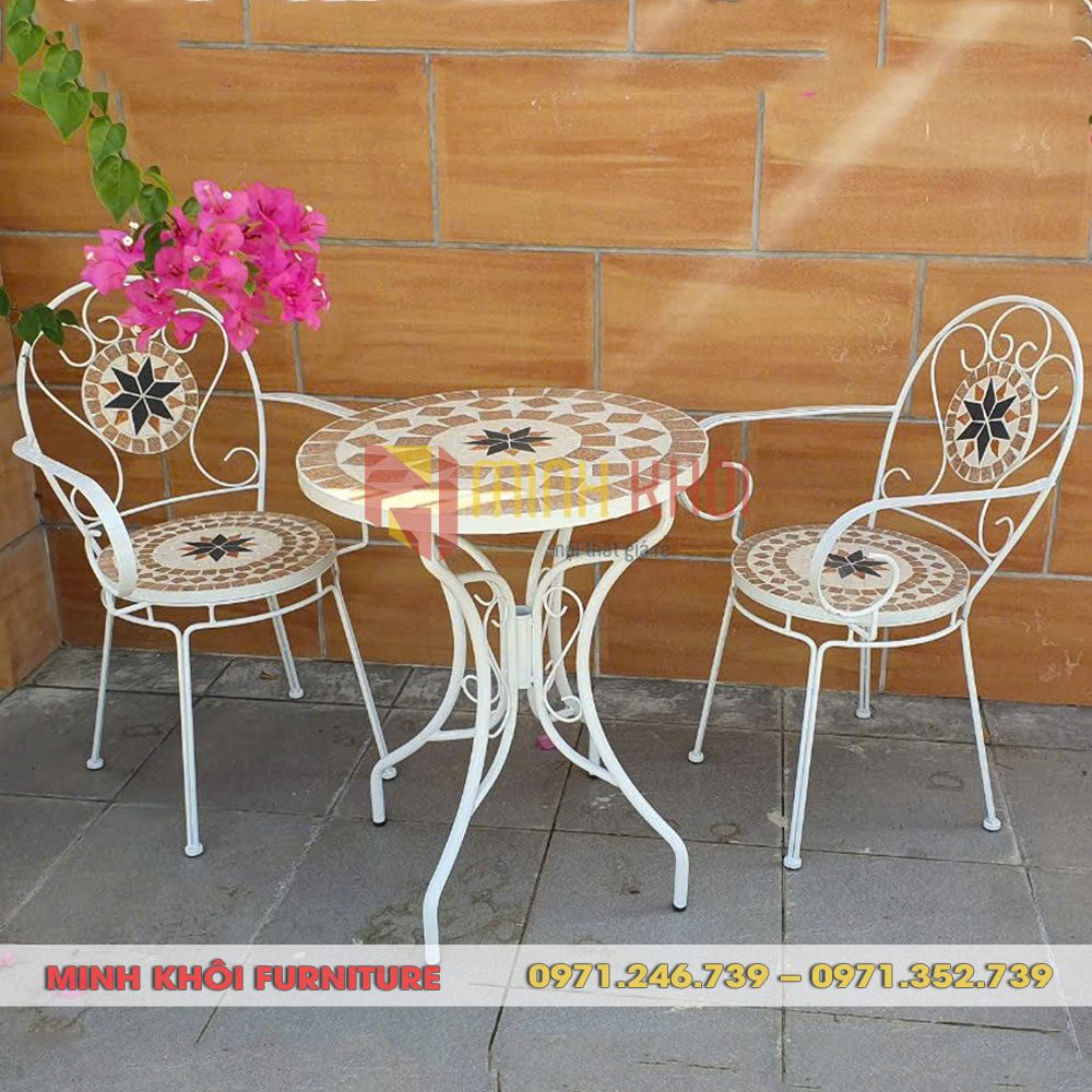 Bộ bàn ghế sắt hoa văn ngoài trời 2 Bộ bàn ghế sắt hoa văn ngoài trời đẹp, bền, giá tốt TPHCM