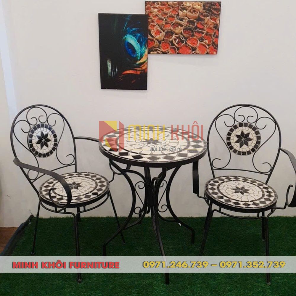 Bộ bàn ghế sắt hoa văn ngoài trời 3 Bộ bàn ghế sắt hoa văn ngoài trời đẹp, bền, giá tốt TPHCM