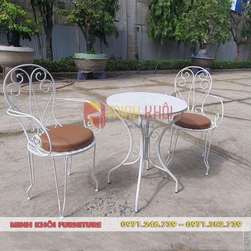 Bộ bàn ghế sắt mỹ nghệ ngoài trời đẹp – Sang trọng cho sân vườn