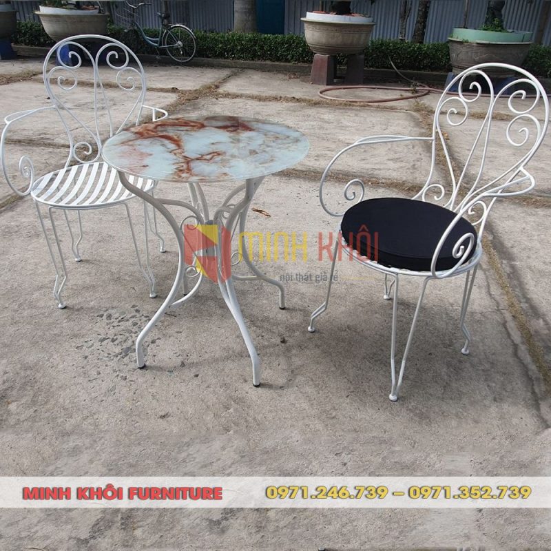 Bộ bàn ghế sắt mỹ nghệ ngoài trời đẹp – Sang trọng cho sân vườn